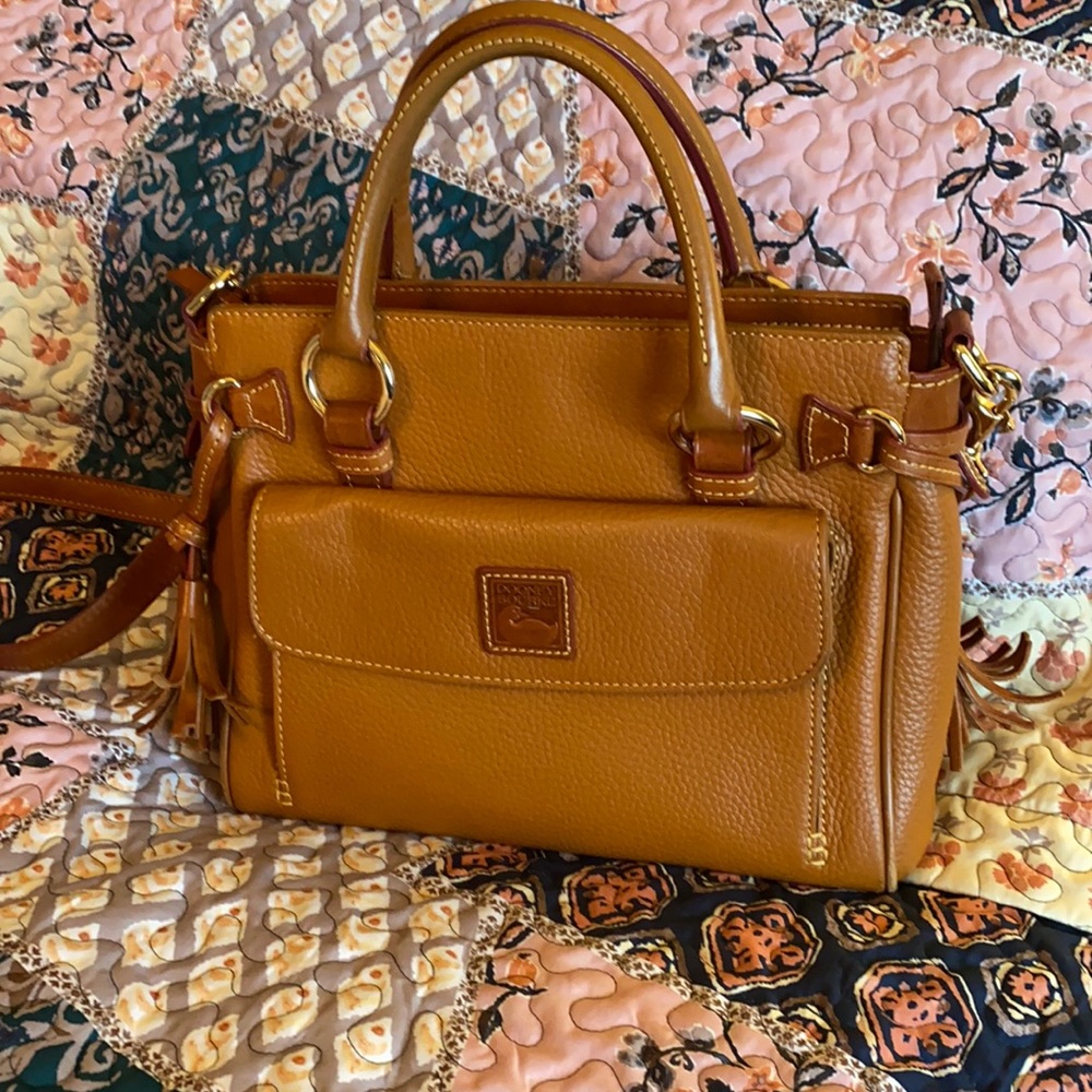 EUC Dooney and Bourke Brown Satchel and Crossbody